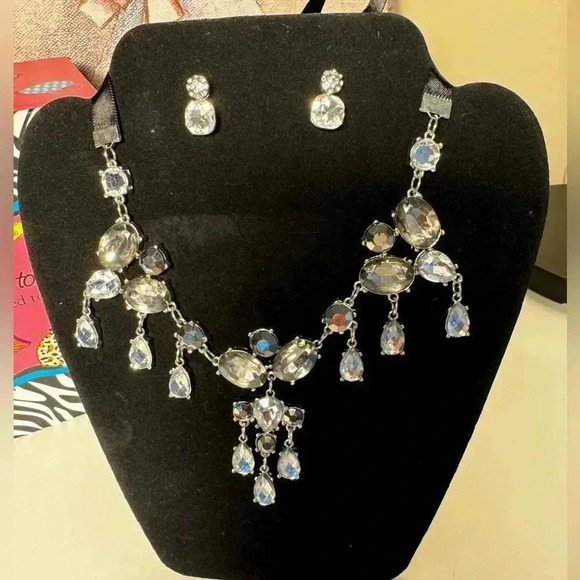 Earring & Necklace Set - Picture 1 of 5